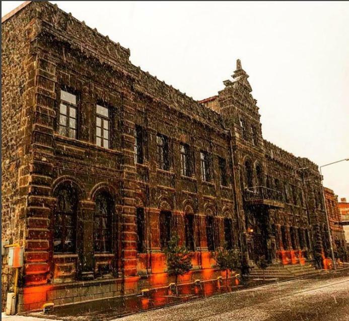 Cheltikov Hotel Kars Extérieur photo